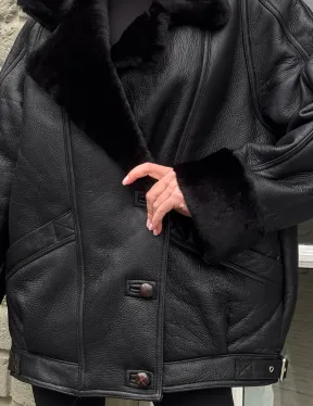 Винтажная куртка - дубленка «Total Black» с английским воротником на пуговицах