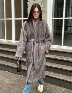 Шуба из скандинавской норки «Грей»  с V-образным воротником и внутренней резинкой на талии