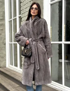 Шуба из скандинавской норки «Грей»  с V-образным воротником и внутренней резинкой на талии