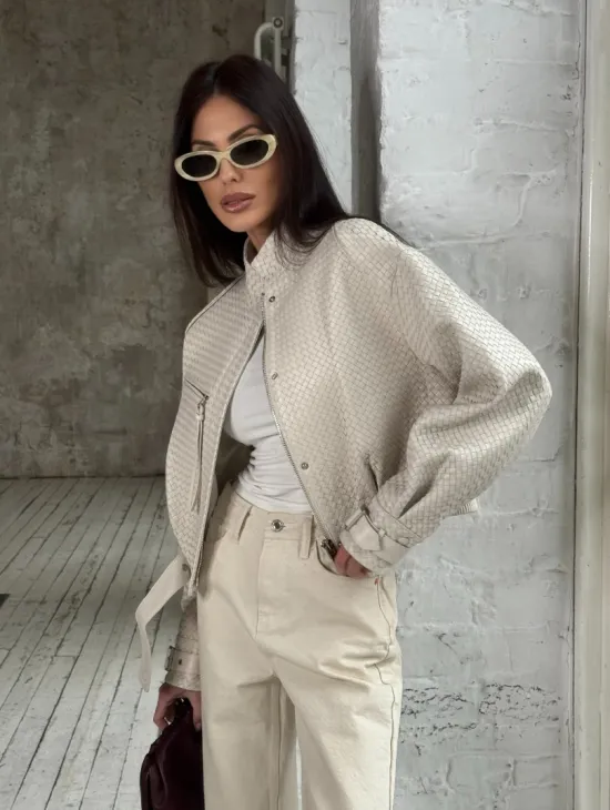 Женская курточка - бомбер из плетеной кожи Ivory
