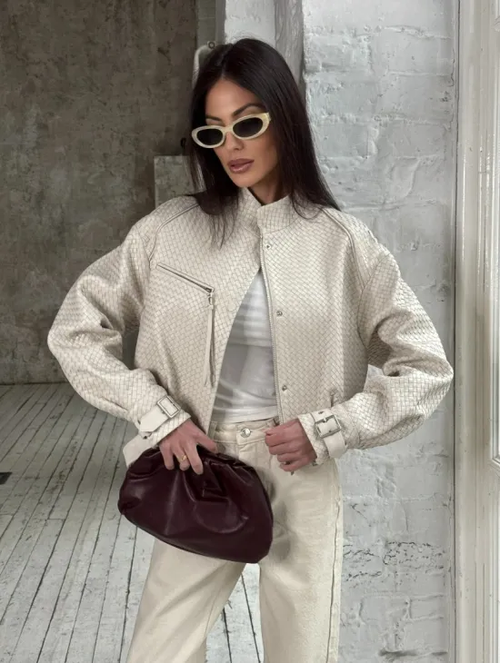 Женская курточка - бомбер из плетеной кожи Ivory