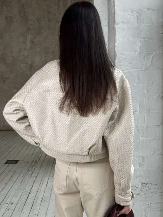 Женская курточка - бомбер из плетеной кожи Ivory