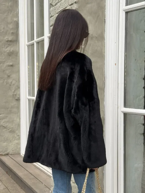 Жакет - шуба из норки BLACKGLAMA с V-образным воротником, косыми карманами