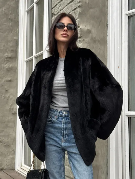 Жакет - шуба из норки BLACKGLAMA с V-образным воротником, косыми карманами