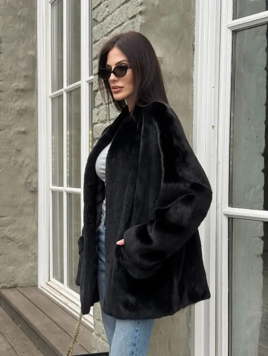 Жакет - шуба из норки BLACKGLAMA с V-образным воротником, косыми карманами