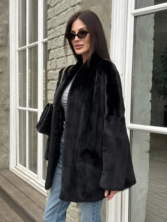 Жакет - шуба из норки BLACKGLAMA с V-образным воротником, косыми карманами