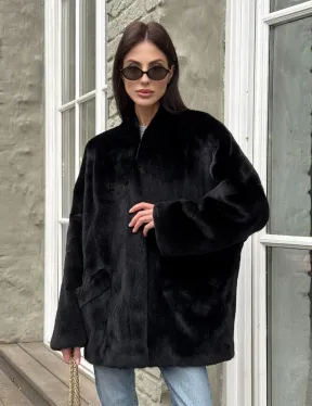 Жакет - шуба из норки BLACKGLAMA с V-образным воротником, косыми карманами
