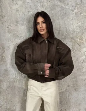 Современный кроп - бомбер из натуральной замши
