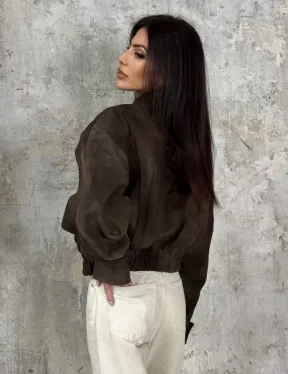 Современный кроп - бомбер из натуральной замши