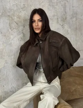 Современный кроп - бомбер из натуральной замши