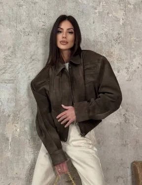 Современный кроп - бомбер из натуральной замши