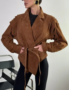Модная приталенная куртка с плечиками - крылышками из замши Camel