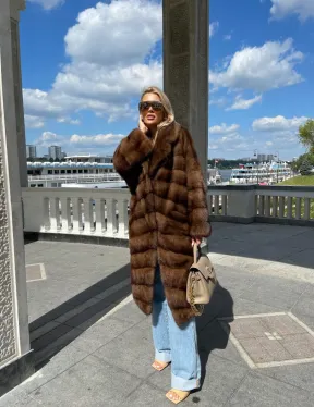 Удлиненная норковая шуба в цвете соболь