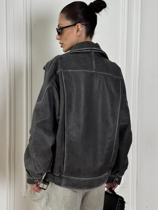 Кожаный женский бомбер Vintage grey с двойным воротником и затертыми швами