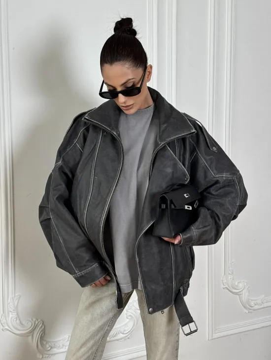 Кожаный женский бомбер Vintage grey с двойным воротником и затертыми швами