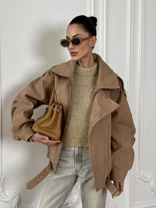 Женский замшевый бомбер из натуральной кожи «Creamy»  с двойным воротником - оверсайз