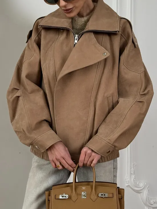 Женский замшевый бомбер из натуральной кожи «Creamy»  с двойным воротником - оверсайз