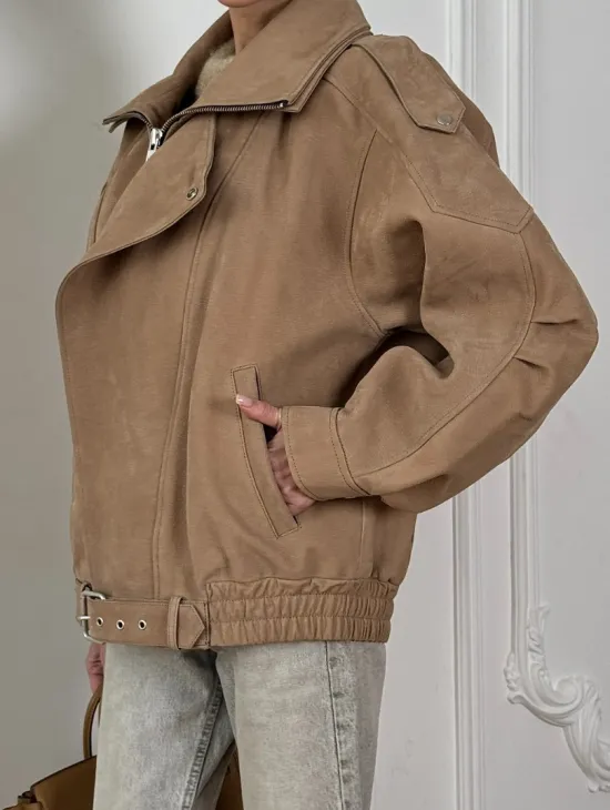 Женский замшевый бомбер из натуральной кожи «Creamy»  с двойным воротником - оверсайз