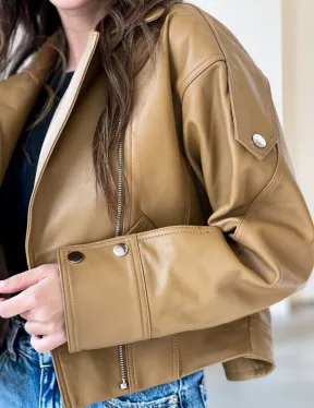 Модная короткая женская курточка в цветет кэмел