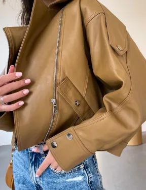 Модная короткая женская курточка в цветет кэмел