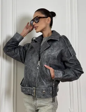 Женская косуха оверсайз из натуральной кожи с потертостями в стиле 