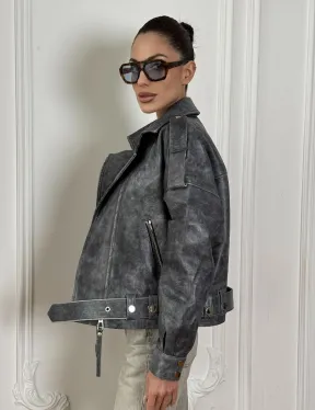 Женская косуха оверсайз из натуральной кожи с потертостями в стиле 