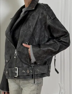 Косуха из натуральной серой кожи с эффектом винтажа и декоративными кнопками по краям воротника