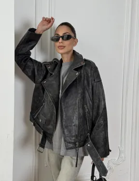 Косуха из натуральной серой кожи с эффектом винтажа и декоративными кнопками по краям воротника