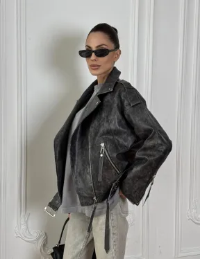 Косуха из натуральной серой кожи с эффектом винтажа и декоративными кнопками по краям воротника