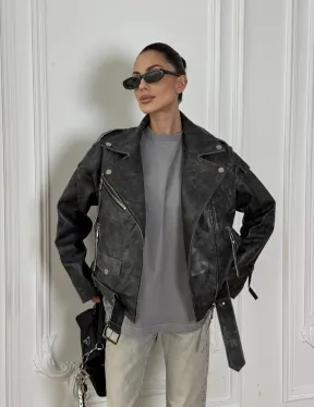 Косуха из натуральной серой кожи с эффектом винтажа и декоративными кнопками по краям воротника