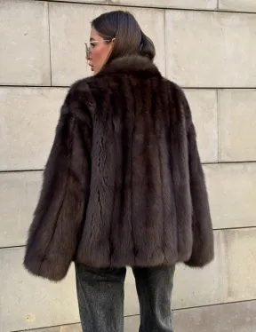 Стильный жакет - полушубок из куницы с V-образным воротником