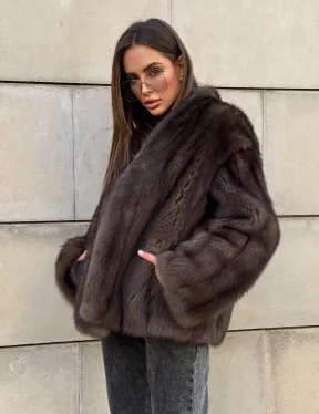 Стильный жакет - полушубок из куницы с V-образным воротником