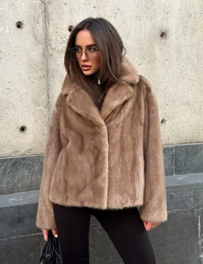 Короткий норковый жакет с английским воротником цвет пастель