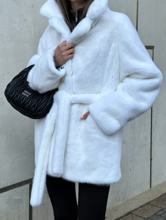 Белый норковый полушубок - кимоно с английским воротником