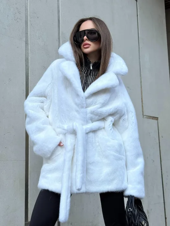 Белый норковый полушубок - кимоно с английским воротником