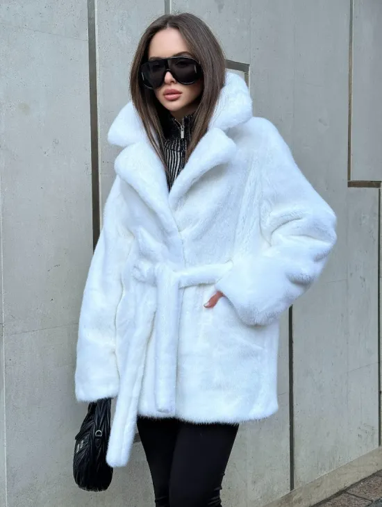 Белый норковый полушубок - кимоно с английским воротником