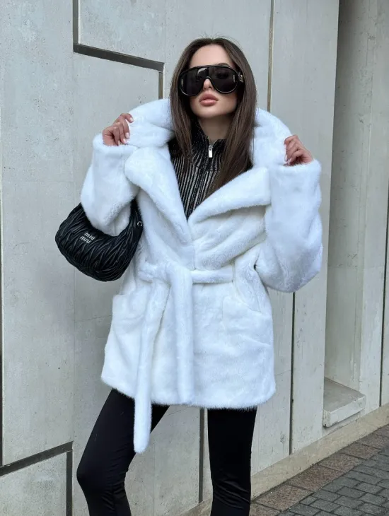 Белый норковый полушубок - кимоно с английским воротником