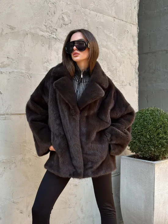 Норковый полушубок оверсайз с английским воротником, цвет 
