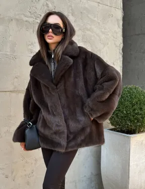 Норковый полушубок оверсайз с английским воротником, цвет 