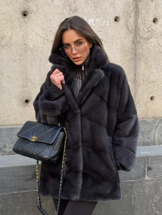 Полушубок норковый графит с английским воротником и манжетом