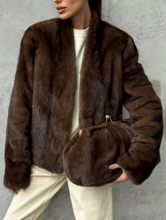 Меховой кроп - жакет из норки цвета соболь с V-образным воротником