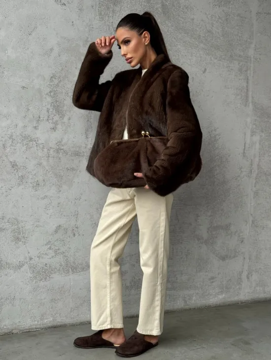 Меховой кроп - жакет из норки цвета соболь с V-образным воротником