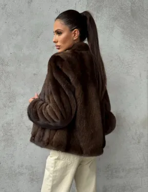 Меховой кроп - жакет из норки цвета соболь с V-образным воротником