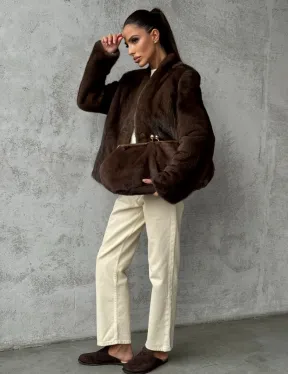 Меховой кроп - жакет из норки цвета соболь с V-образным воротником