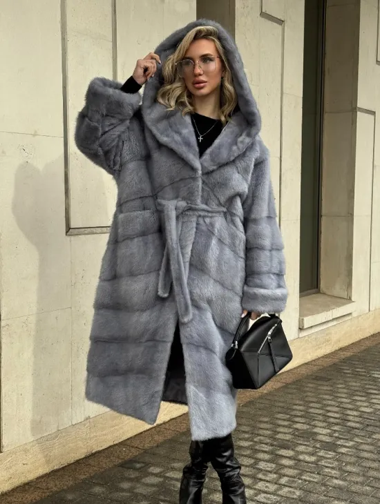 Удлиненная норковая шуба - кимоно с капюшоном