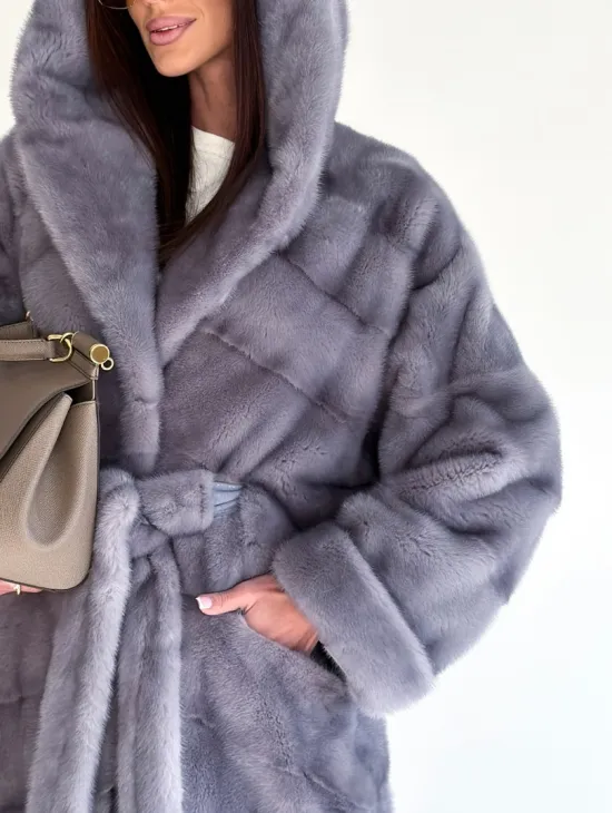 Удлиненная норковая шуба - кимоно с капюшоном