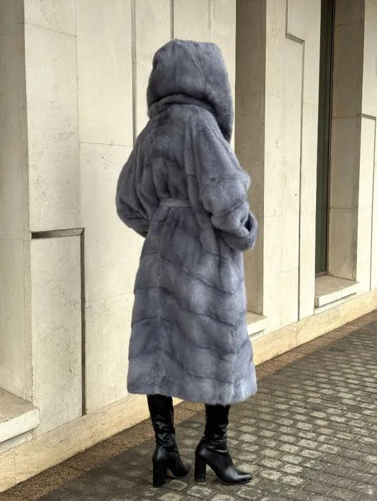 Удлиненная норковая шуба - кимоно с капюшоном