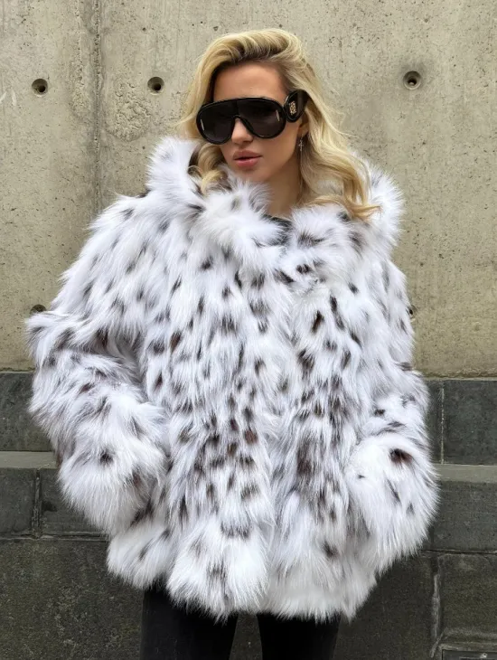 Полушубок из песца под рысь с капюшоном