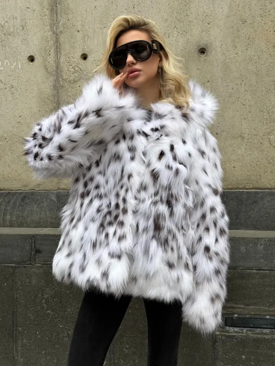 Полушубок из песца под рысь с капюшоном