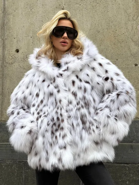 Полушубок из песца под рысь с капюшоном